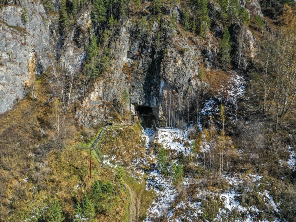 Денисова пещера